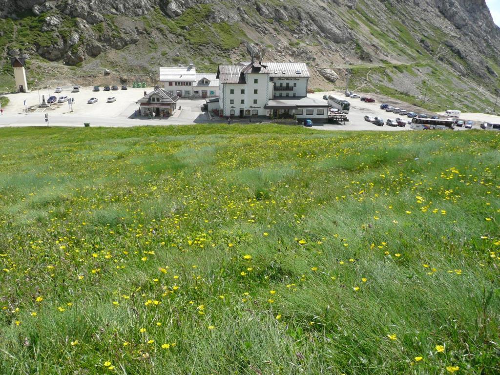 Hotel Col Di Lana Canazei Exterior photo